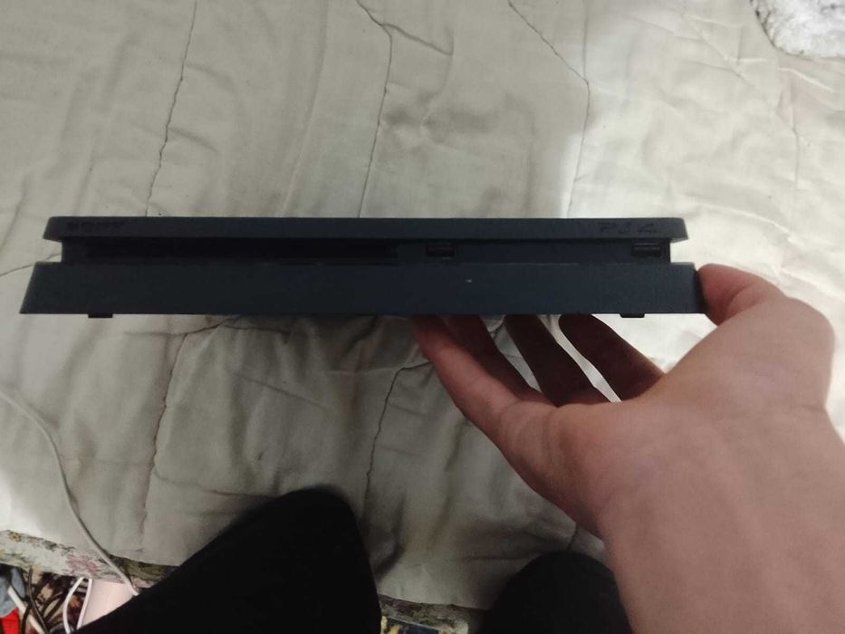 Ps 4 slim vanzare