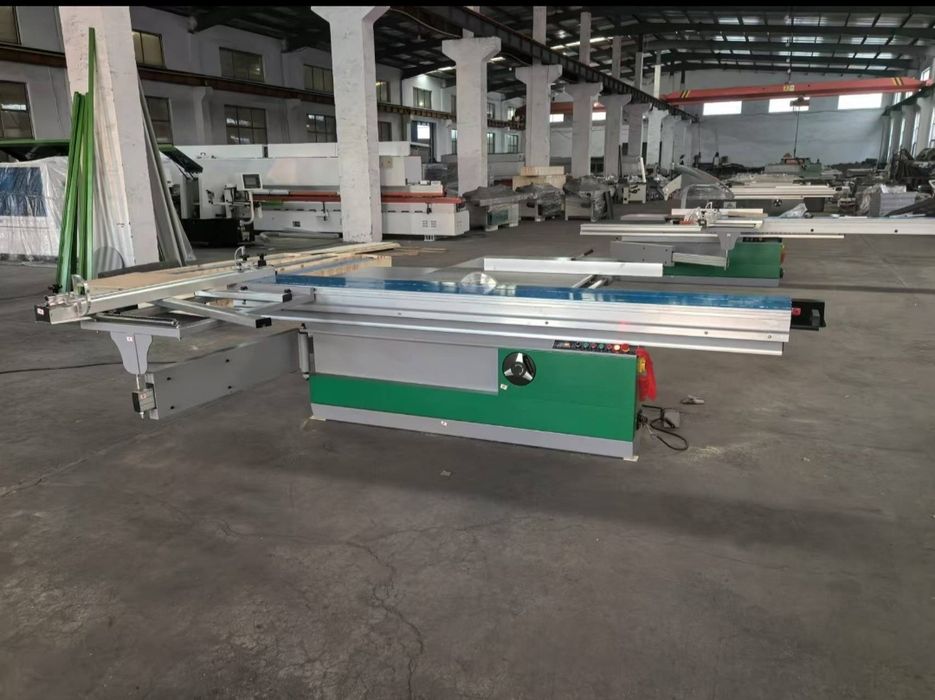 Форматно раскроечный станок ( распиловочный станок )