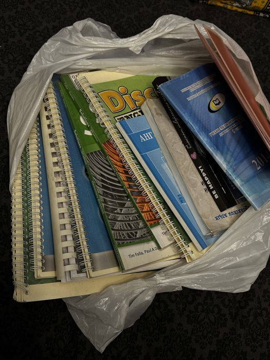 Книги для изучения английского и казахского языков