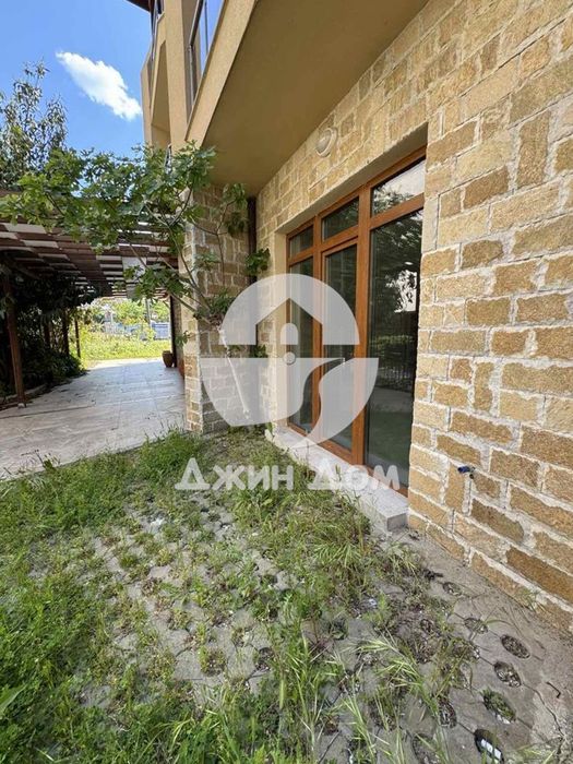 Тристаен апартамент БЕЗ ТАКСА в жилищна сграда, гр. Созопол