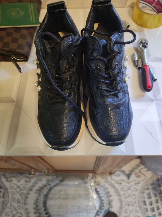 Продам женскую обувь