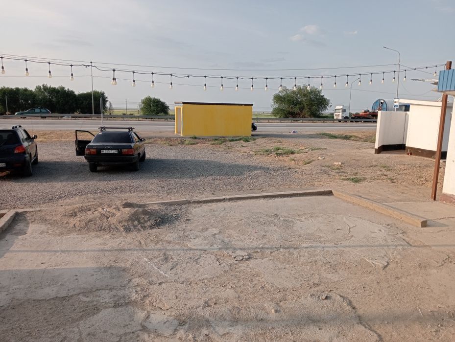 Жүріп тұрған магазин кафе сатылады.