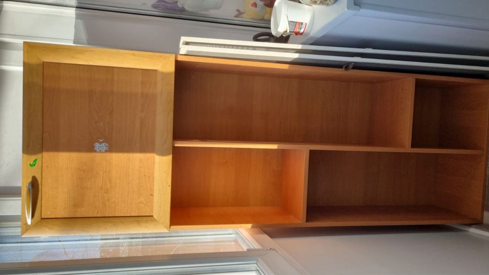 Отдам навесную полку