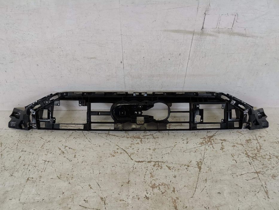 Радиаторна решетка носач Ауди А6 С8 / Audi A6 C8 [ - ] Оригинален, в д