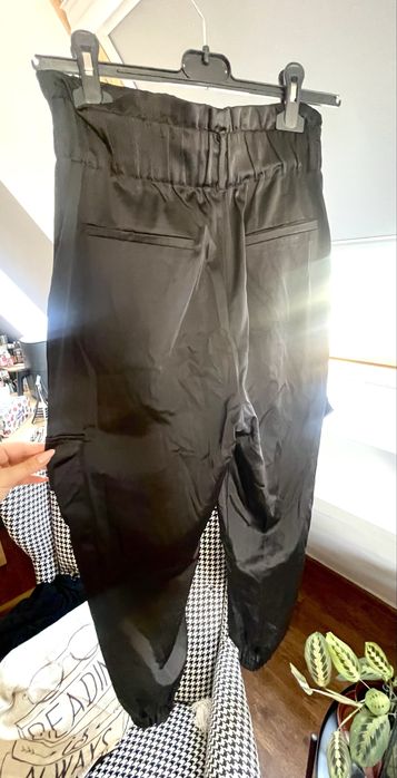 Сатениран панталон ZARA