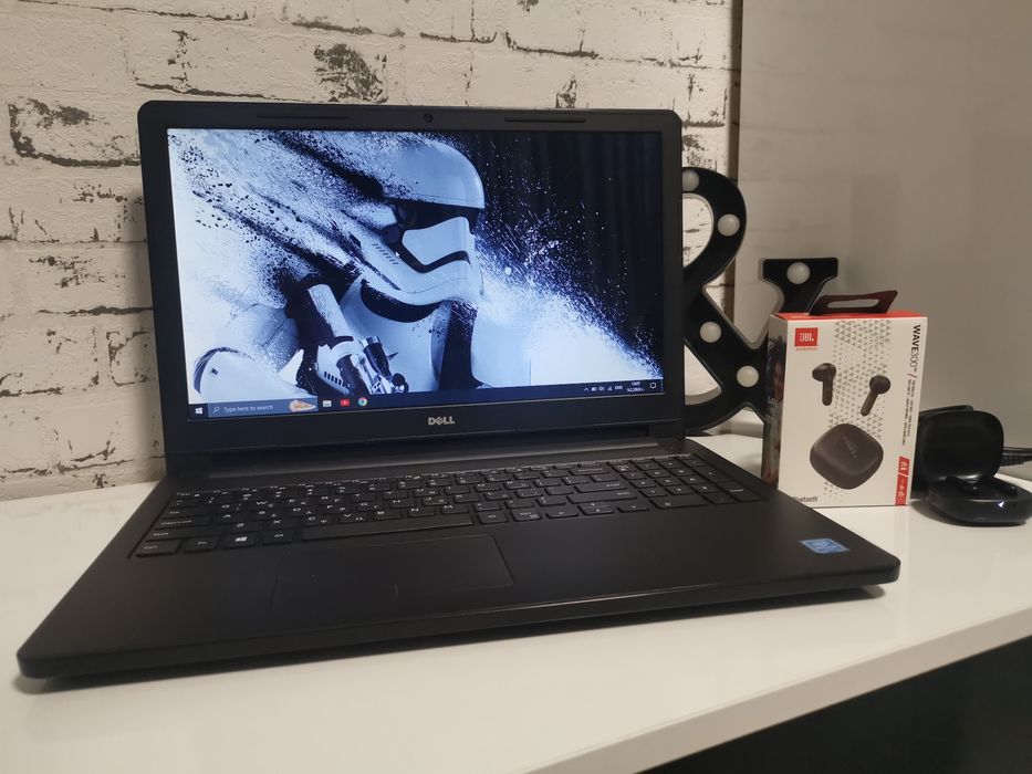 Лаптоп Dell Inspiron, 15.6" 240GB SSD 4GB RAM Bluetooth