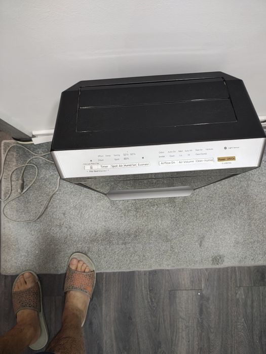 Vând umidificator și purificator aer marca philips