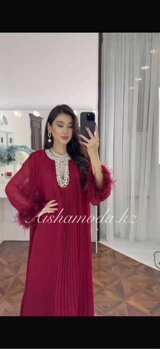 Платье с камушками