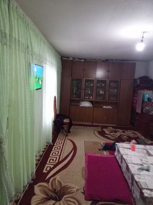 uy sotiladi 3 xona zabor bilan oralgan