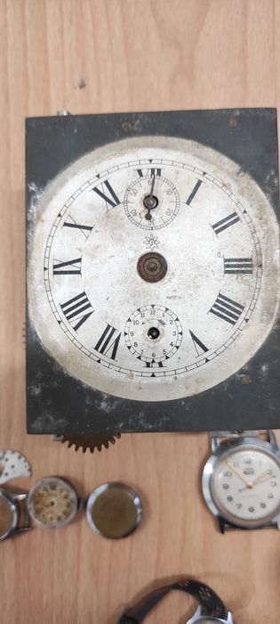 Часовници работят RUHLA GERMANY 15лв, FIDES SWISS -40лв, части -40лв