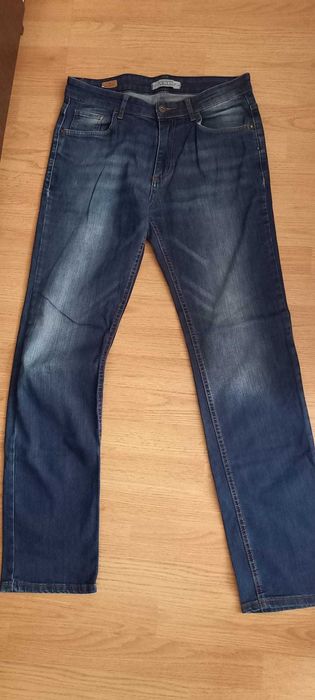 Pantalonii blugi bărbați noi M/48