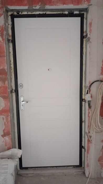 Металический дверь