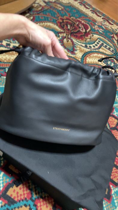 Geantă Strathberry Midi Soft Nappa – Black OS
