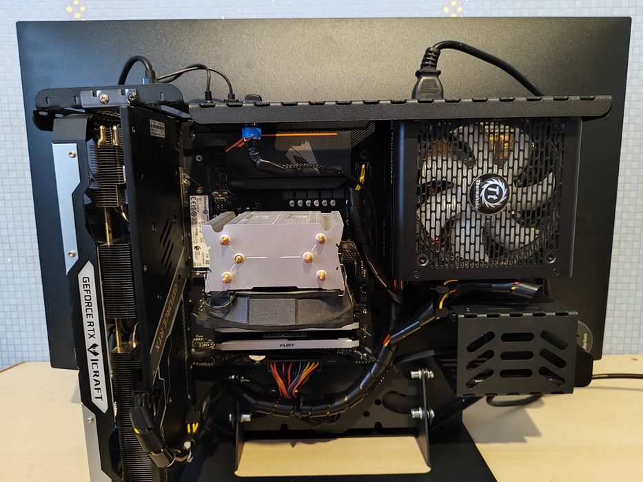 ПК кастомный моноблок.