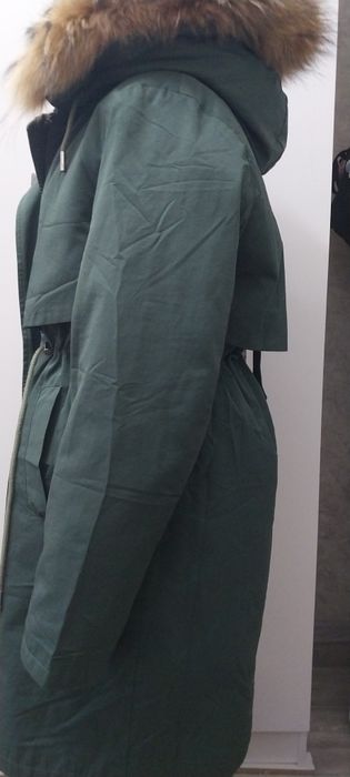 Продам парку в хорошем состоянии.