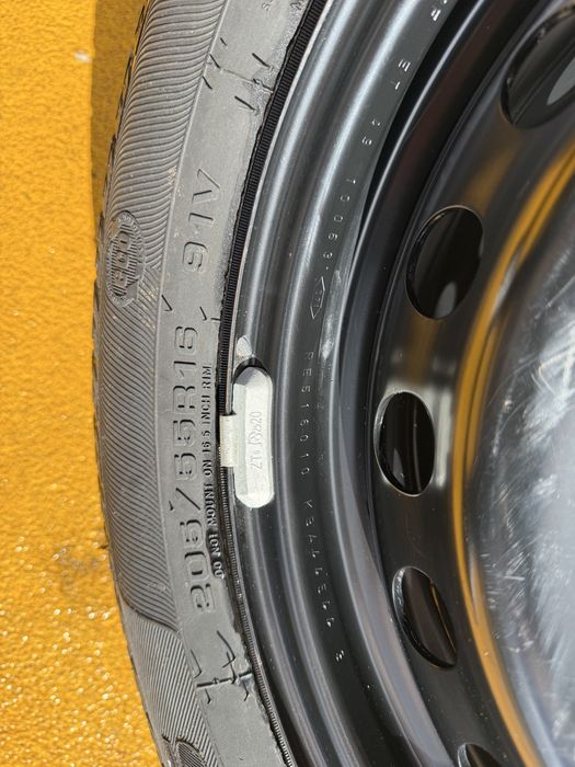 Janta tabla R16 in 4 prezoane cu anvelopa