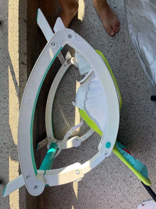 Бебешки шезлонг/столче с вибрация на Fisher Price.