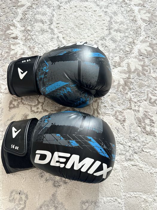 Продам боксерские перчатки