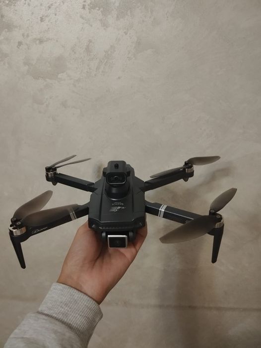 Дрон с камерами супер новый..