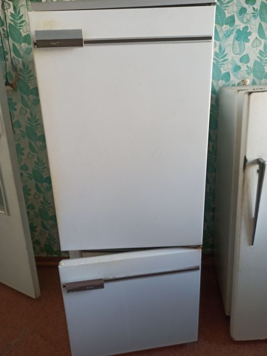 Продам холодильники