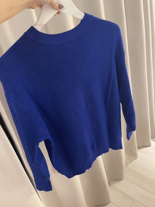 Оригинален пуловер на Guess