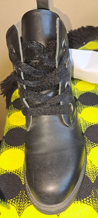 Обувки-истинска кожа 20лв 39ти номер