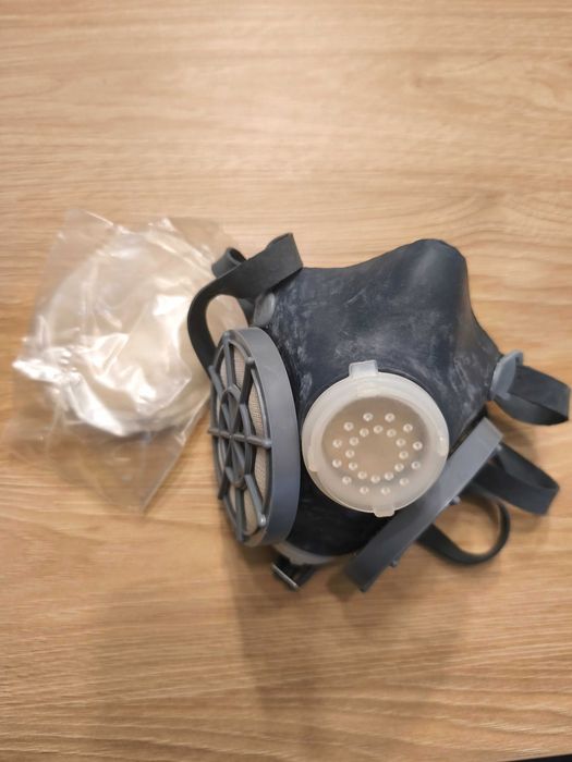 Професионална гумена маска за лице с възможност за смяна на филтрите