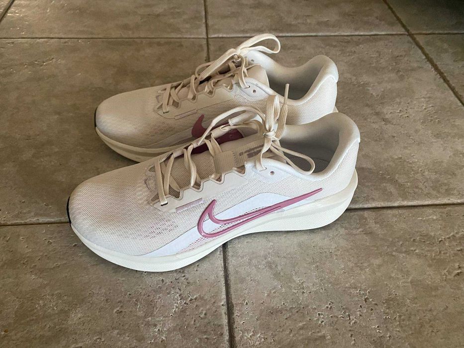 Маратонки Nike 39 номер