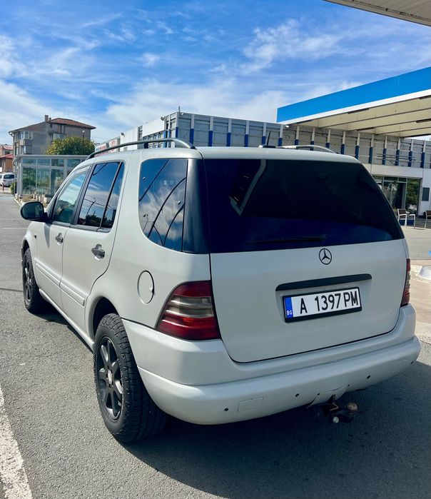 Продавам Mercedes-Benz Ml270