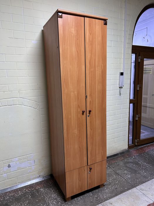 Шкаф платяной (орех)