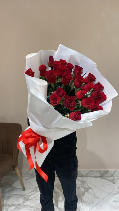 Кустовые Розы, гортензии, розы