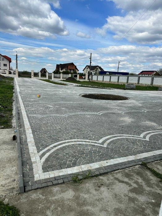 Amenajare Curte: Grătar Cărămidă, Fântână Piatră și Alei Pavate