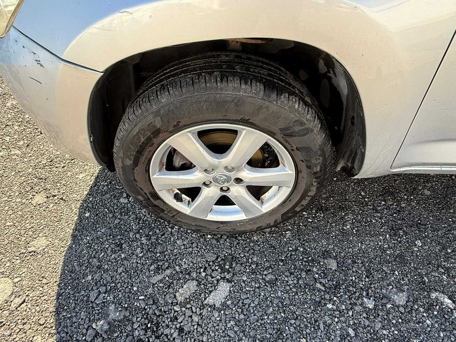 На Части Toyota Avensis Тойота Авенсис 2.0 vvt-i 147к.с Автомат