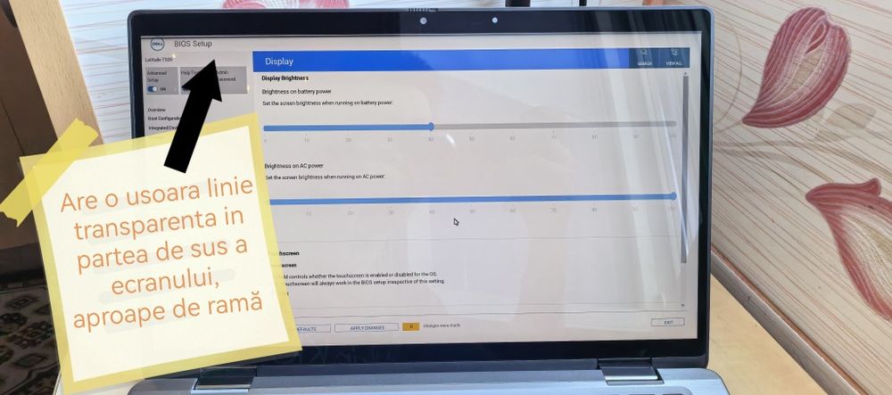 Laptop Dell 7320__2 in 1 Touchscreen_i5-1145G7_16GB LPDDR4X_256GB SSD /// Prezinta o linie transparenta in partea de sus a ecranului