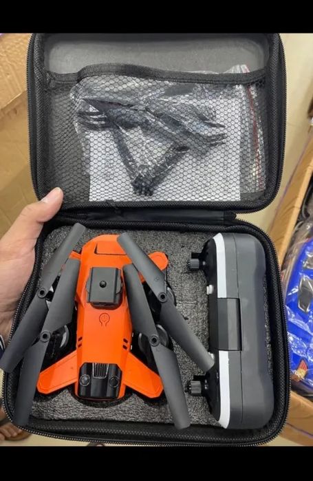 Дрон игрушечный