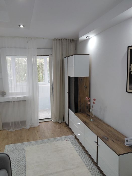 Vand apartament 2 camere et 4