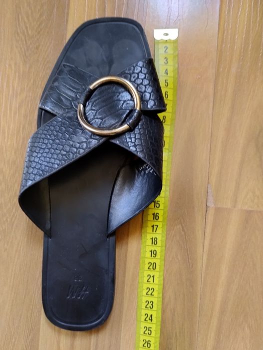 Спортно елегантни чехли