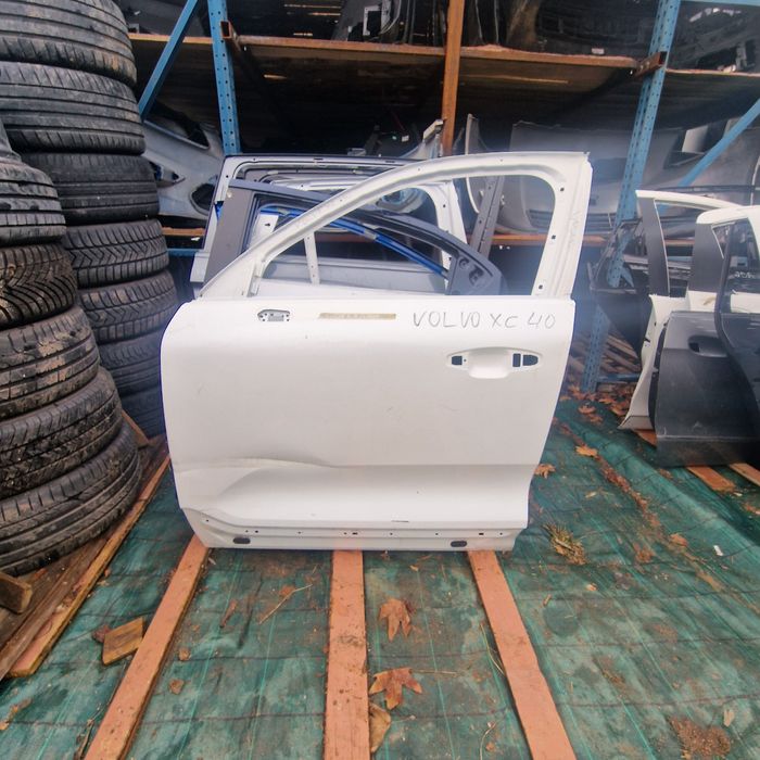 Volvo XC40 2020 предна лява врата
