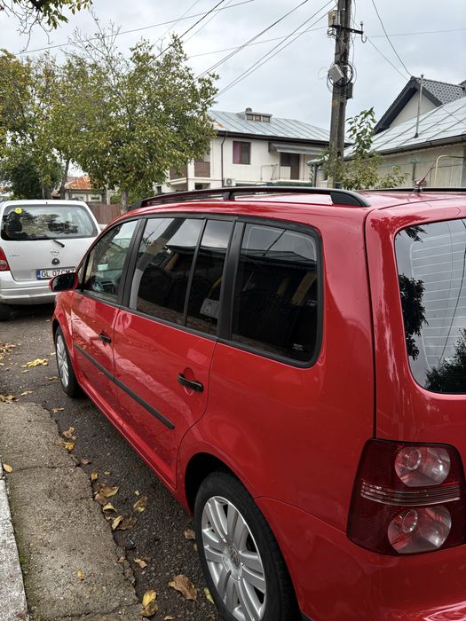 VOLKSWAGEN Touran 0 — imagine 3