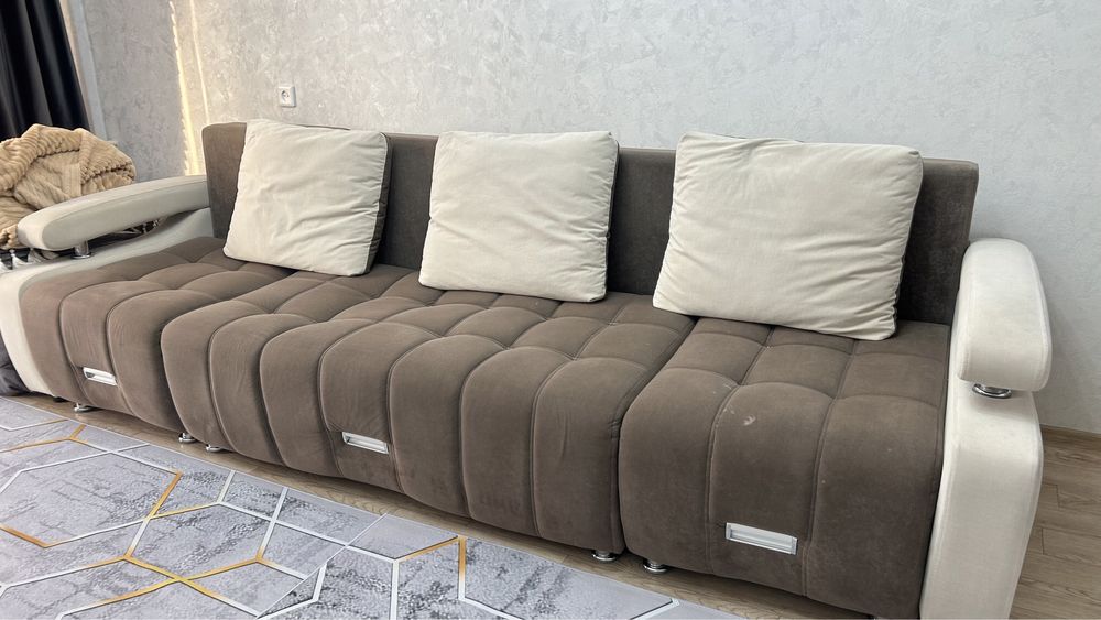 Диван б/у. КШТ. Самовывоз. 60 тыс, есть торг