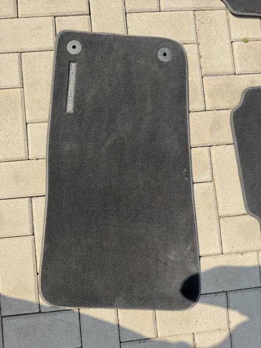 Set Covorașe Originale Porsche Panamera – 4 Buc. – Mochetă Neagră – OEM