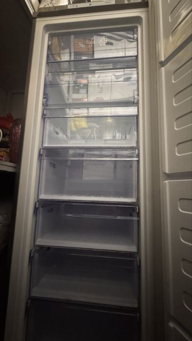 Морозильник вертикальный