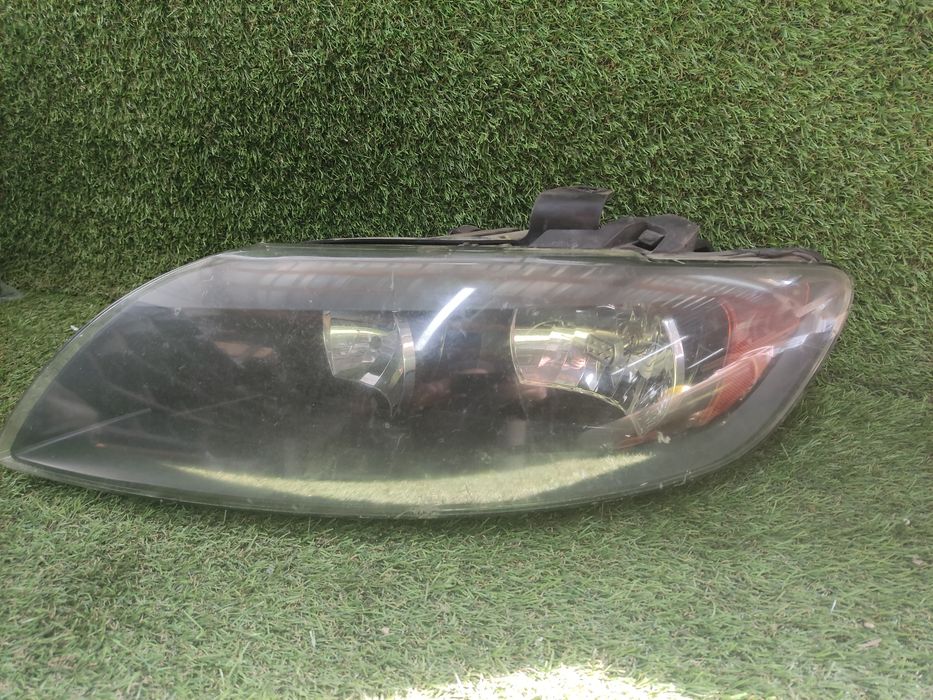 Фары  на Audi Q7