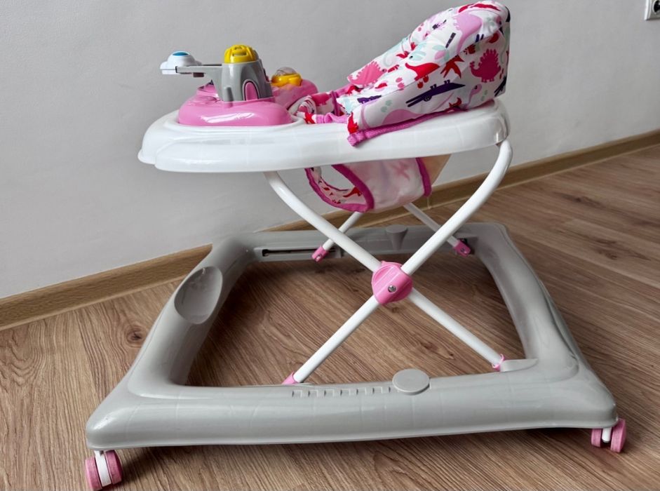 Столче за хранене и проходилка