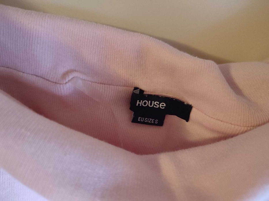 Розова блуза с голи рамене