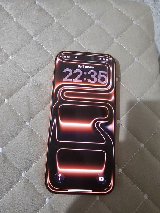 Продаю IPhone 17 pro