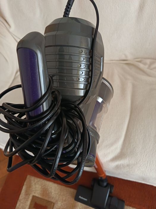 Aspirator vertical Rohnson cu garanție