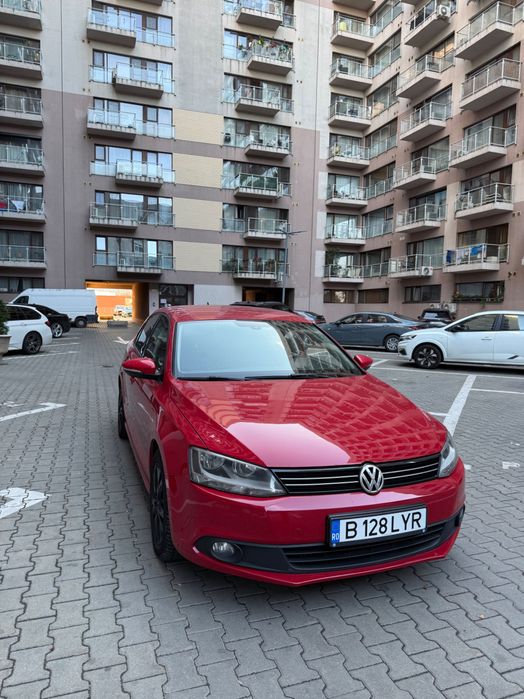 VOLKSWAGEN Jetta