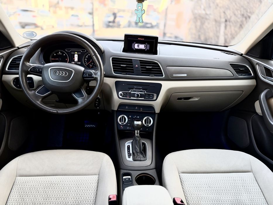 • Audi Q3 2013 / 2.0 Diesel Automat / 3 x S-Line / Parc Auto • Rate •