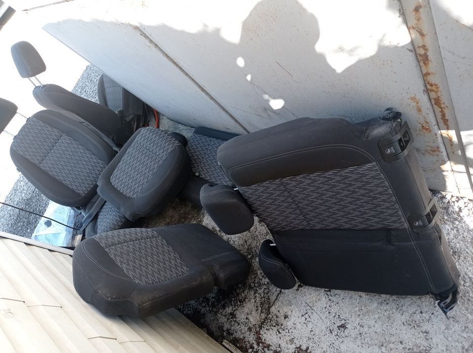 Салон за Опел Мока